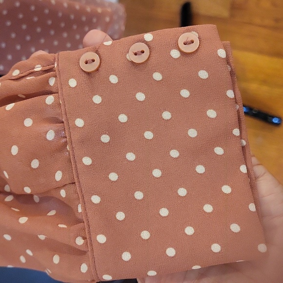 FOREVER 21 mauve pink cream polka dot long sleeve shirt blouse size medium - Picture 3 of 5